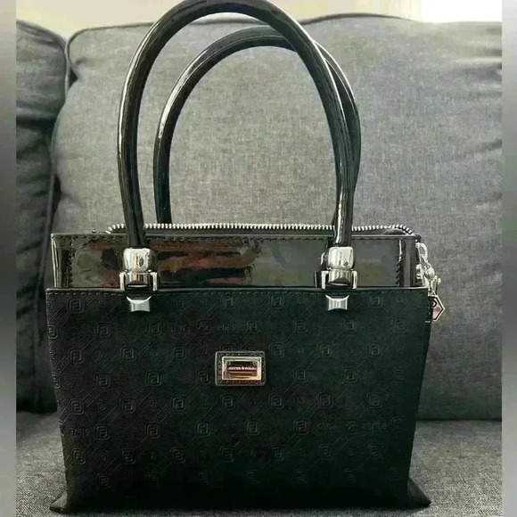 Black purse - Picture 1 of 6